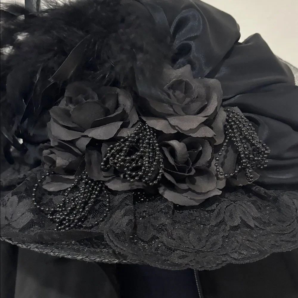 Ladies Black Victorian Touring Hat w/Black Roses - Picture 4 of 7